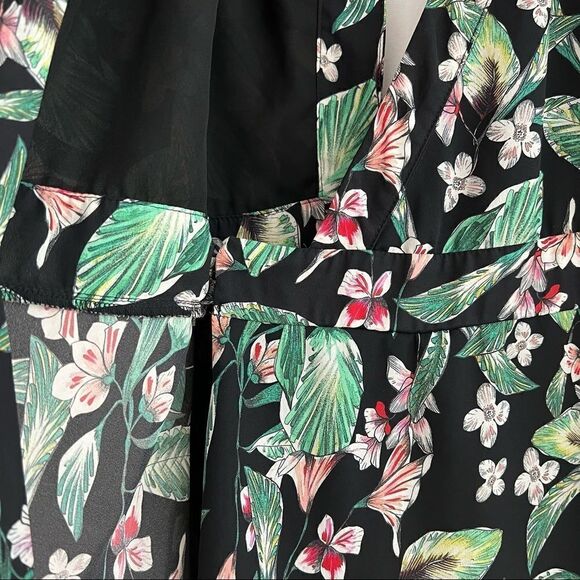 Adelyn Rae Botanical Palm Leaf Floral Open Back Wrap Dress Size Small - Picture 9 of 13